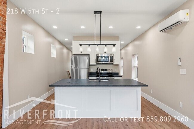 Building Photo - 218 W 5th St Unit 2