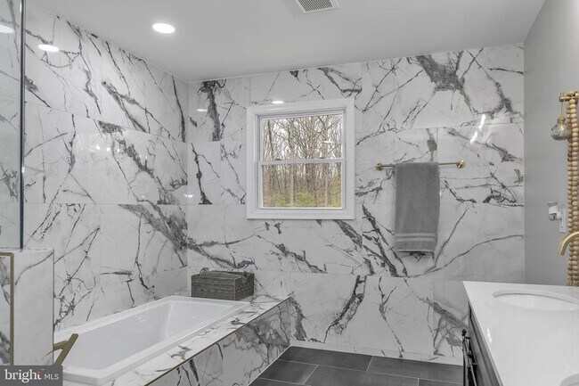 Photo - 12466 Noel Rd