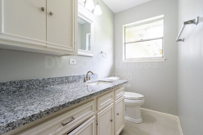 Photo - 9196 White Oak Dr