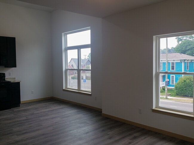 Photo - 322 W Main St Unit 1