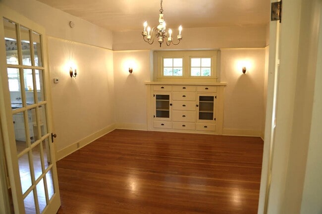 Building Photo - 3 bed 2 bath on OSU Campus Rental