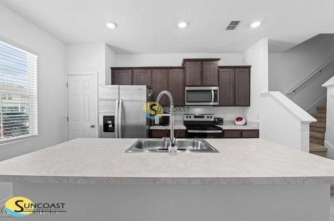 Building Photo - 8318 Zenith Cir