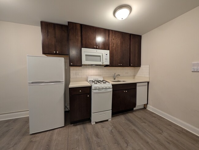 Photo - 5425 N Kenmore Ave