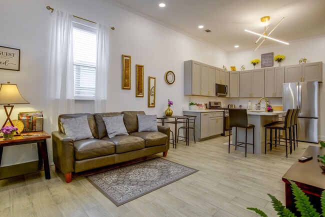 Building Photo - 2711 Baronne St Unit SI ID1604747P