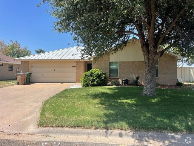 Building Photo - 1810 Parkview Dr Rental