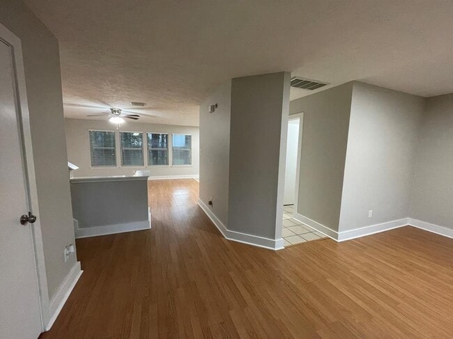 Photo - 906 Yacht Ct