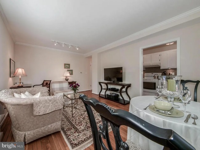 Photo - 2310 Ashmead Pl NW