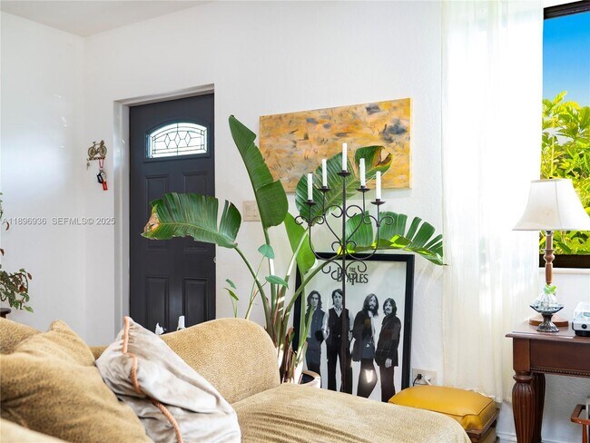 Photo - 337 NW 47th St