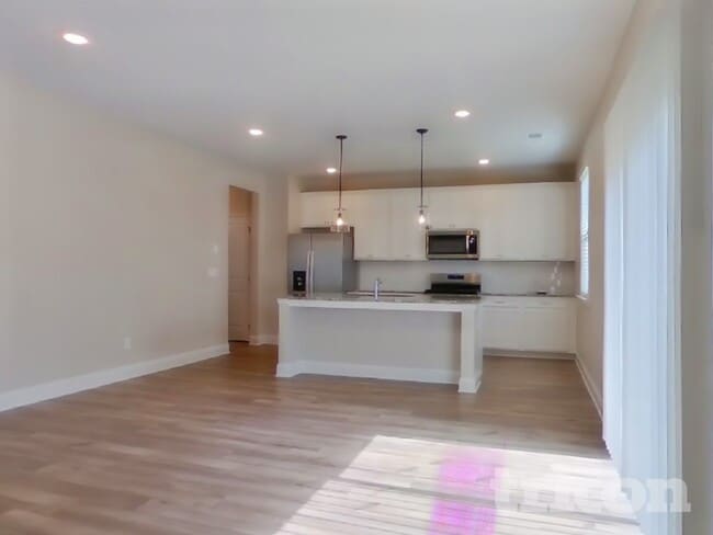 Photo - 83 Leyland Ct