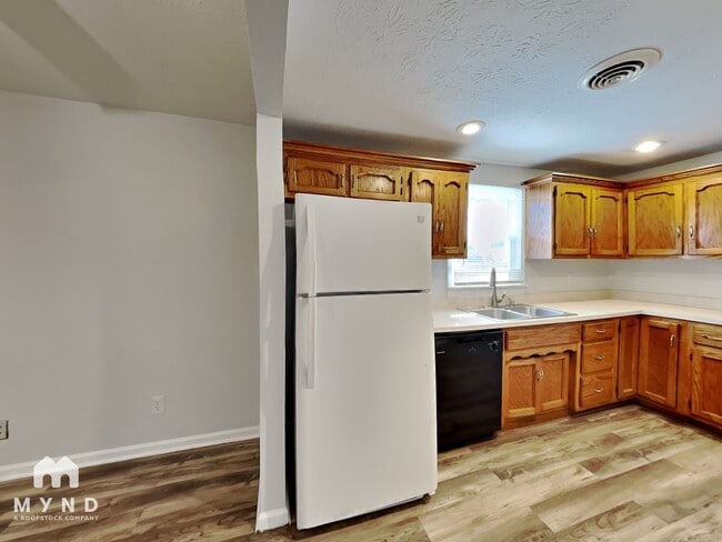 Photo - 808 W Smith Valley Rd