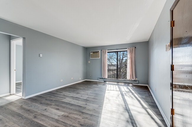 Photo - 190 S Waters Edge Dr