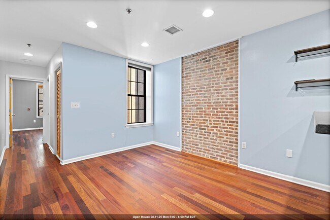 Building Photo - 508 Grand St Unit 4R Rental