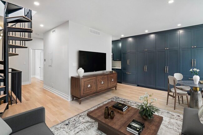 Photo - 102 E Brookline St Unit 4