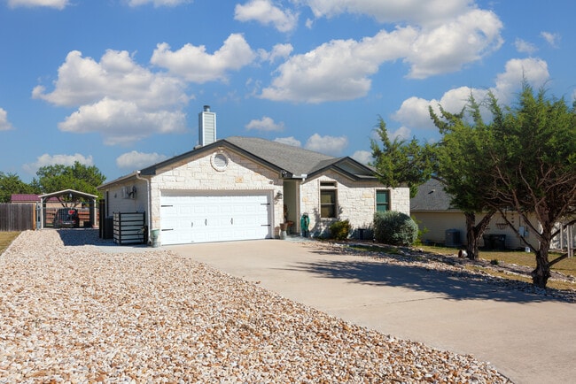 611 Newport Dr Unidad Pat Moreno