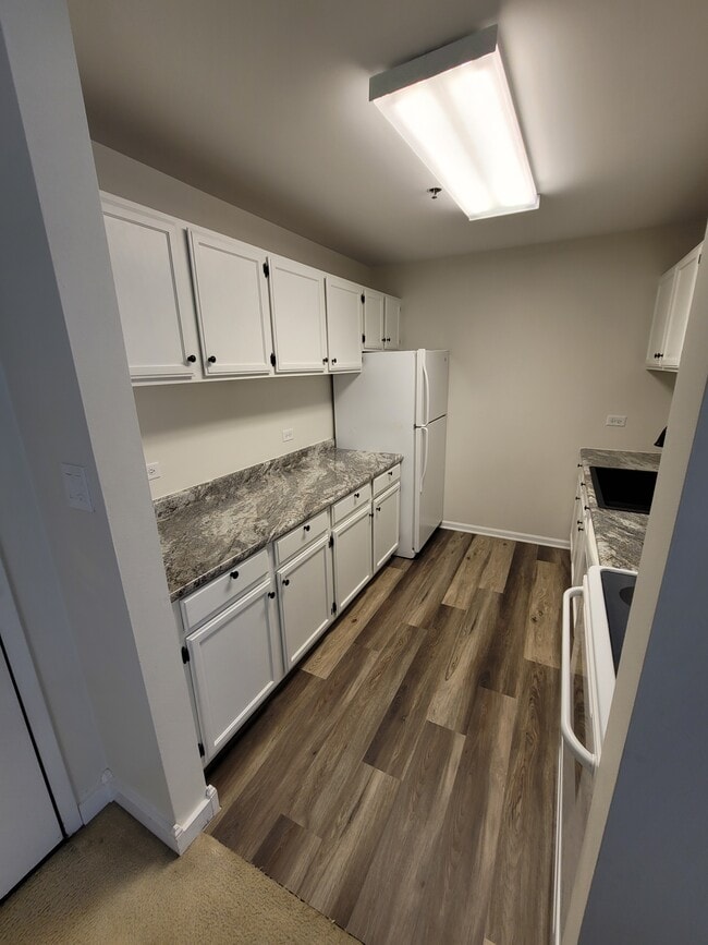 Building Photo - 3275 Kirchoff Rd Unit 342