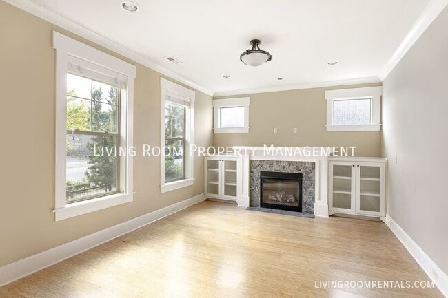 Photo - 2635 NE Sumner St