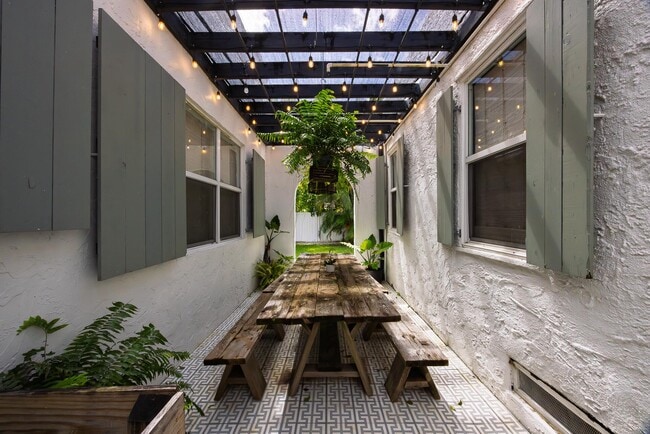 Photo - 717 Forest Hill Blvd