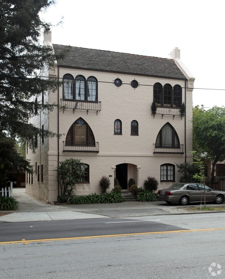 Photo - 1045 El Camino Real