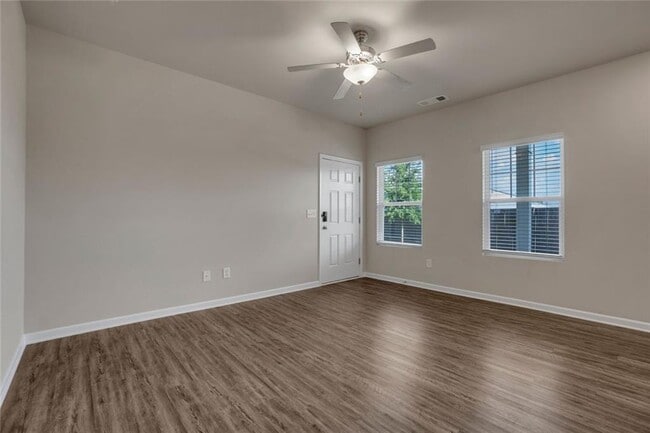 Photo - 2104 Irvin Ct