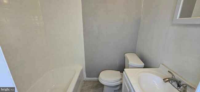 Photo - 1702 Gales St NE