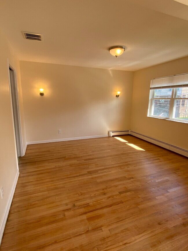 Photo - 39 Washington Ave