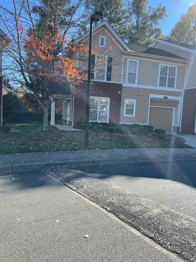 11453 Dixie Glen Dr Townhome For Rent in Charlotte, NC