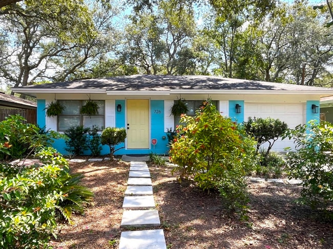 Photo - Completely Remodeled! Close to  Historic D...