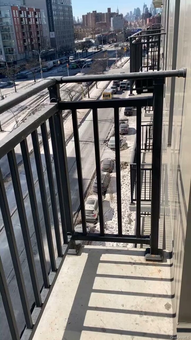 Building Photo - 70-40 45th Ave Unit 6E