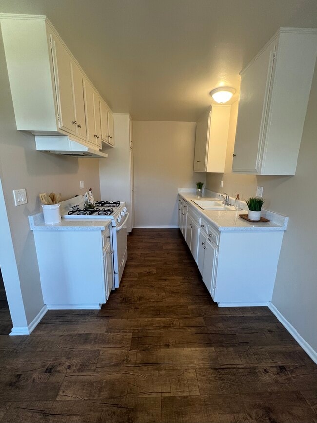 Photo - 15622 Pasadena Ave Apartments