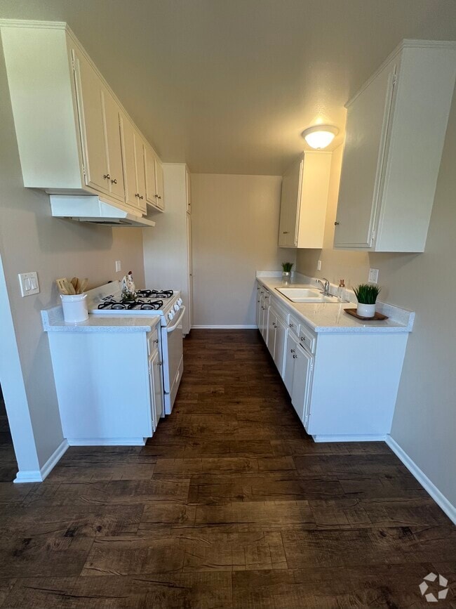 Building Photo - 15622 Pasadena Ave Unit 12 Rental
