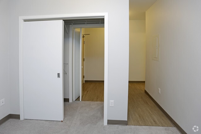 Studio, 1BA - 504 SF