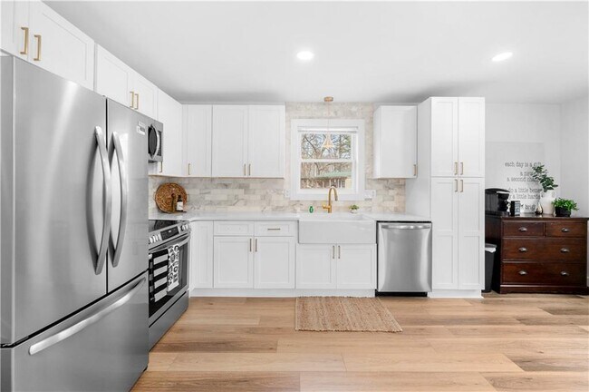 Photo - 150 Sweetwater St