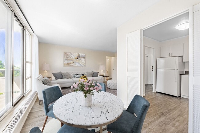 Photo - 2740 Jane Street