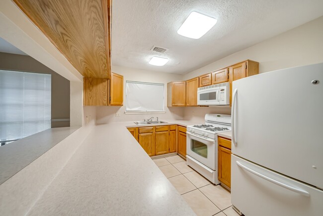 Photo - 3812 Redbud Dr