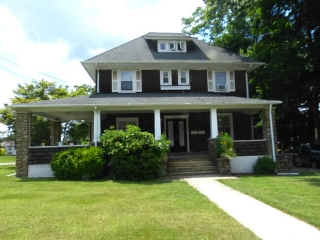 Building Photo - 27 S Middletown Rd Rental