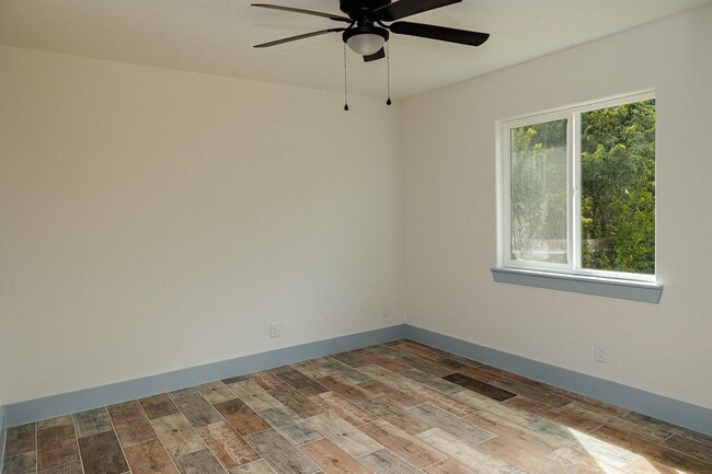 Photo - 811 Matchett St Unit A