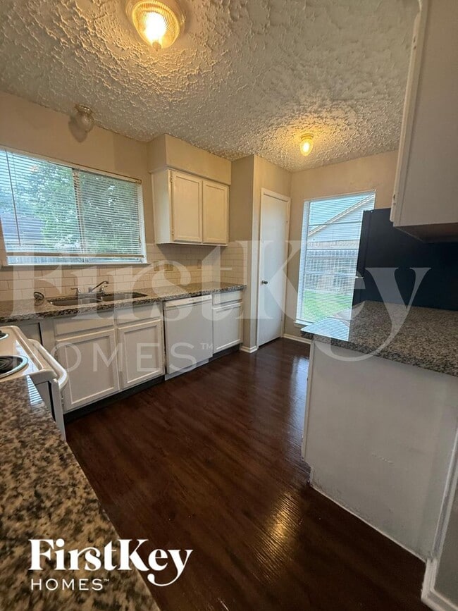 Photo - 15706 Tammany Ln