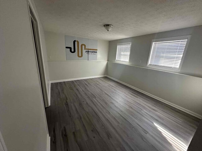 Photo - 4348 Bradley Dr SW