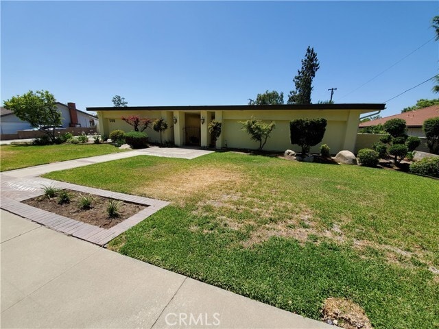 Photo - 588 W 17th St