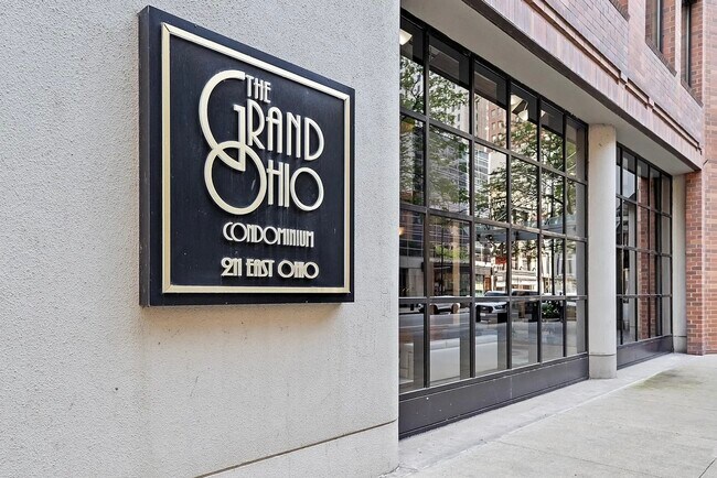 Photo - 211 E Ohio St Unidad 1215