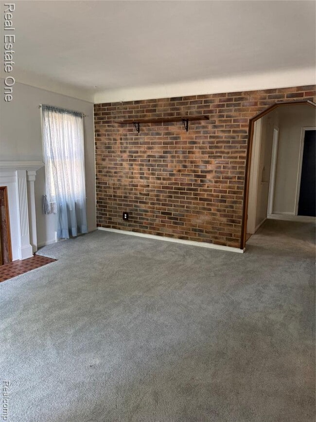 Photo - 15087 Thomas Ave