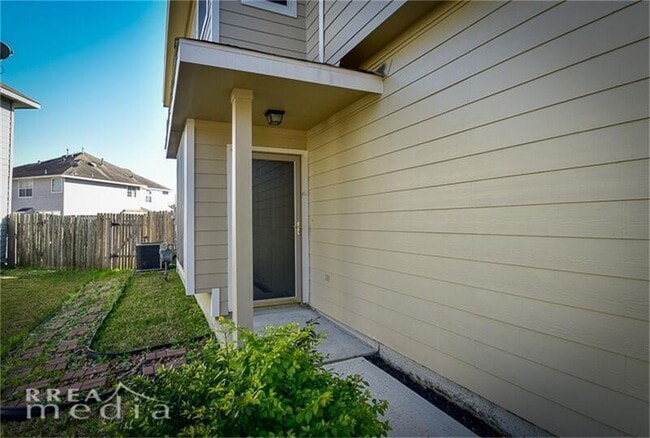 Photo - 2923 Loganberry Park Ln