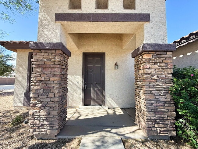 Photo - Large Open-Concept Home with Den/Office, F...
