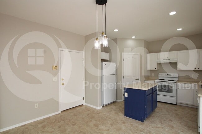 Building Photo - 4025 W Carter Rd Rental