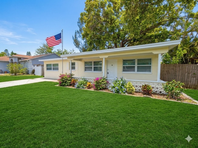 Photo - Updated 4-Bedroom Home for Rent in Pinellas Park | Spacious Layout | Stainless Steel Appliances