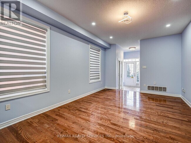 Photo - 114 Rocky Point Crescent