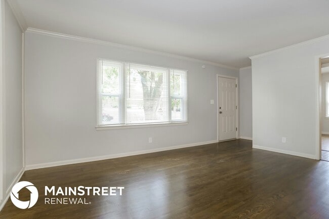 Photo - 11105 W 69th St