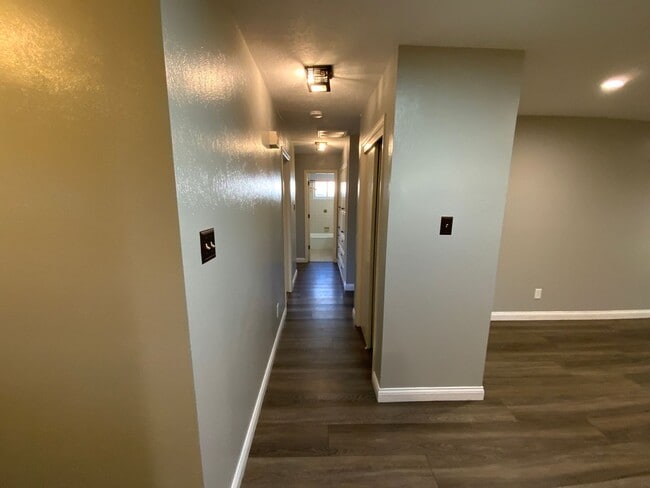 Photo - 3 Bedroom Single Story Home Available Near Louisiana Blvd NE & Candelaria Rd NE!