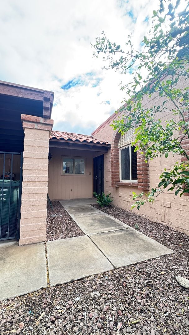 Photo - Central (Ft Lowell and Columbus) 3 bed, 2 bath condo, private front and back yards, carport a/c!