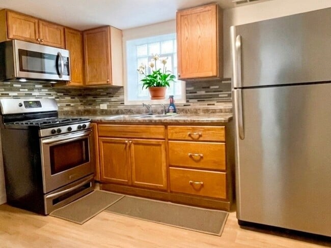 Photo - 4919 W Wabansia Ave